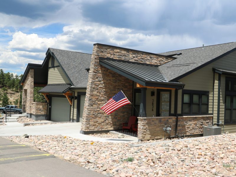 Manufactured stone veneer